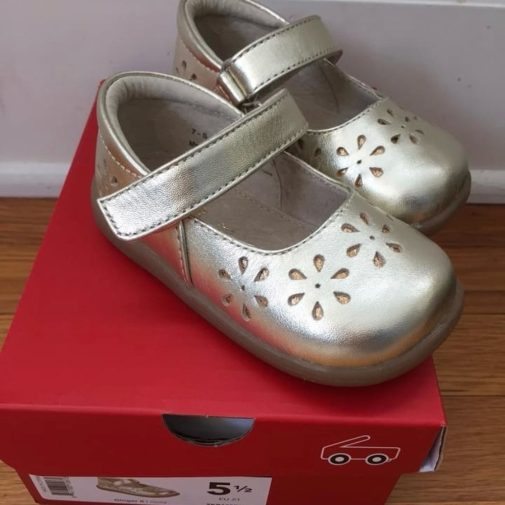 See Kai Run Ginger II, size 5.5T, gold